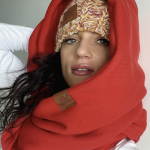 musztardowa czapka na jesień