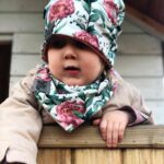 czapka wiosenna dla dziewczynki z chustą piwonie