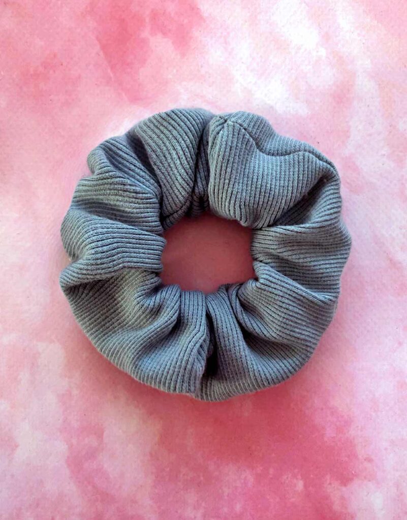 gumka scrunchie niebieski handmade