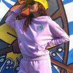 2.Liliowa_bluza_damska_z_kapturem01