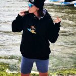 Surferska Czarna bluza damska z kapturem