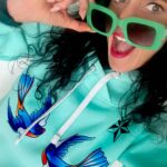 MIETOWA_BLUZA_Z_JASKOLKAMI_Z_KAPTUREM_01 (2)