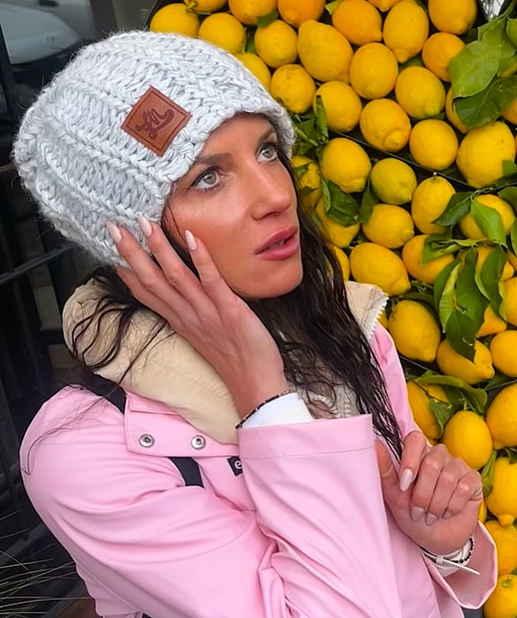biala_czapka_oversize_unisex_surferska04