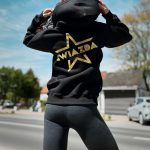 Czarna bluza z kapturem na zamek Gwiazda