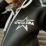 Czarna bluza z kapturem na zamek Gwiazda